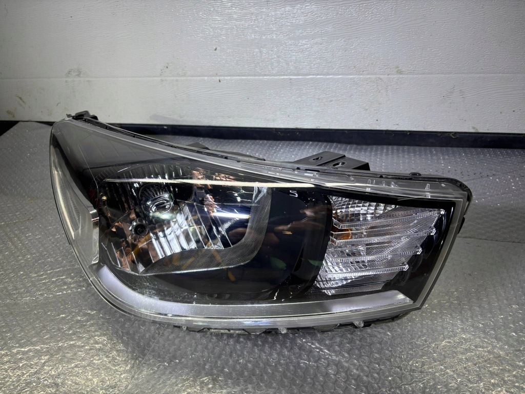 фото №1, Лампа права kia rio iv