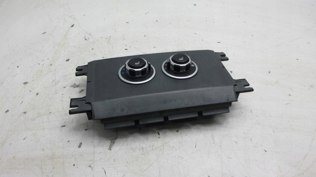 фото №8, Land rover vogue l322 3.6 td p7h42-18c612-ja перемикач підігрів сидінь задня