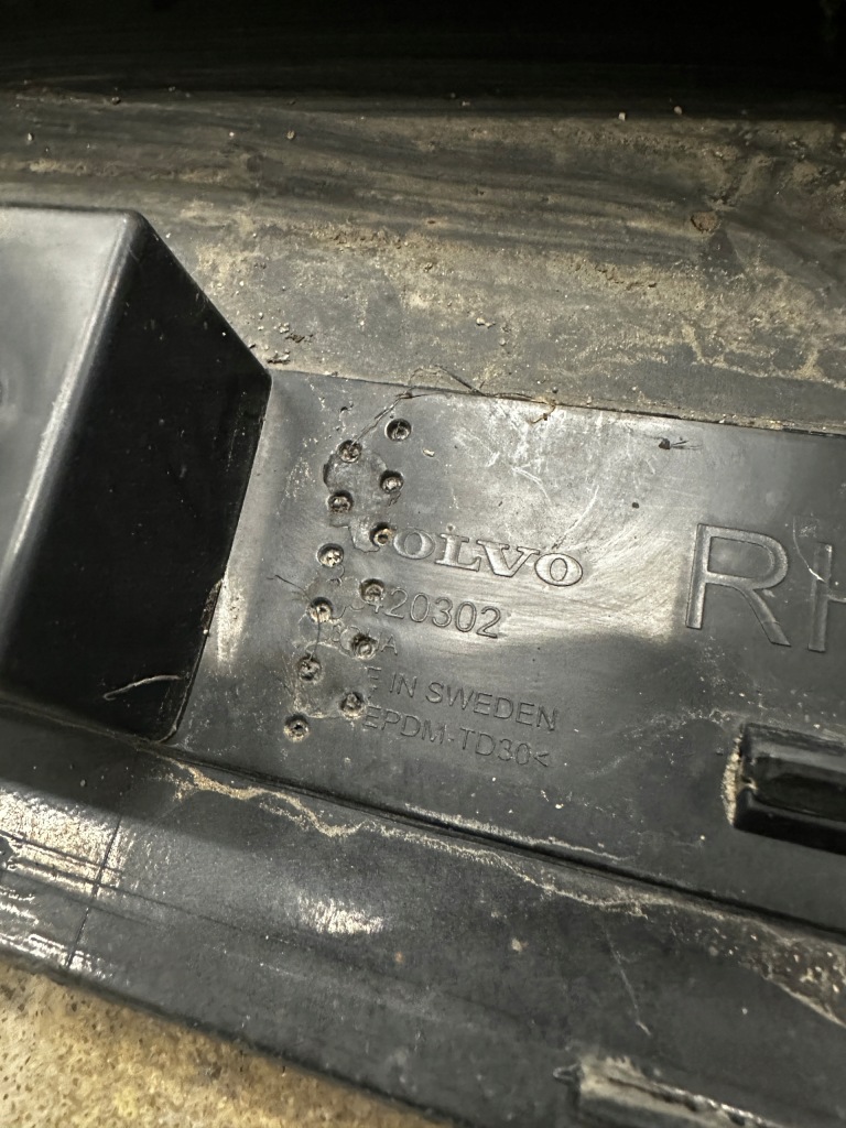 Volvo v90 s90 ii молдинг поріг права Оригінал