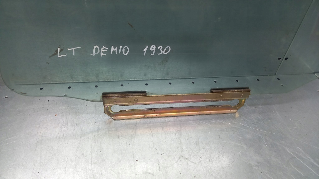 фото №2, Скло ліва задня mazda demio 03r 1.5b