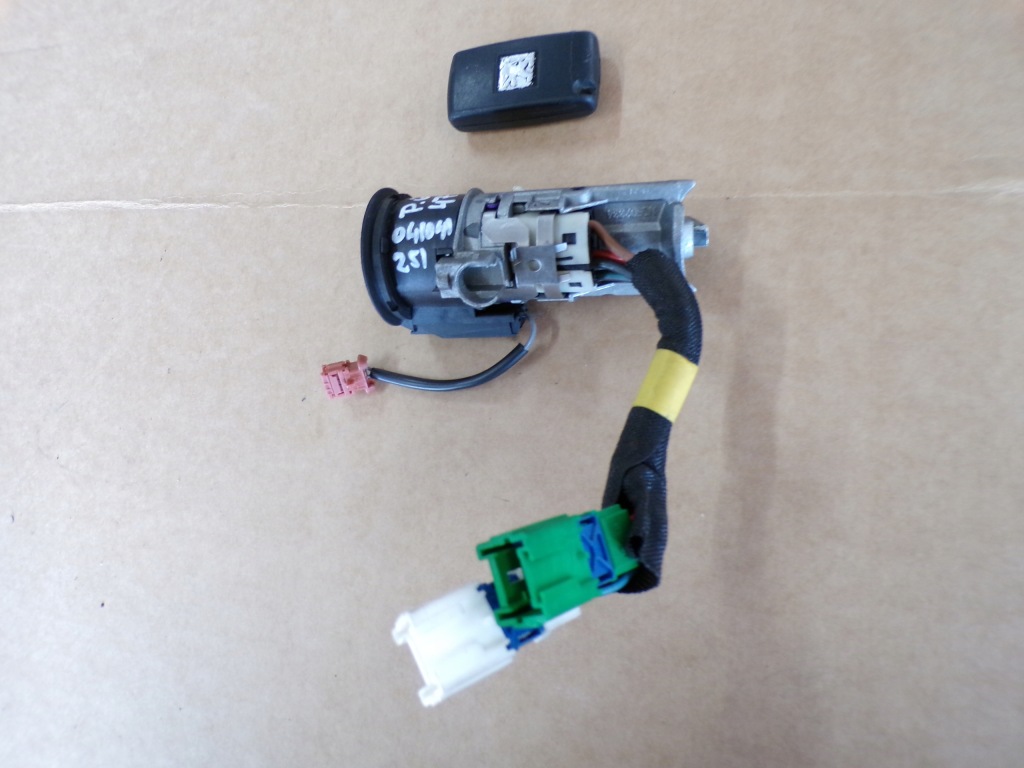 Купити Peugeot 607 рестайлінг  замок запалювання