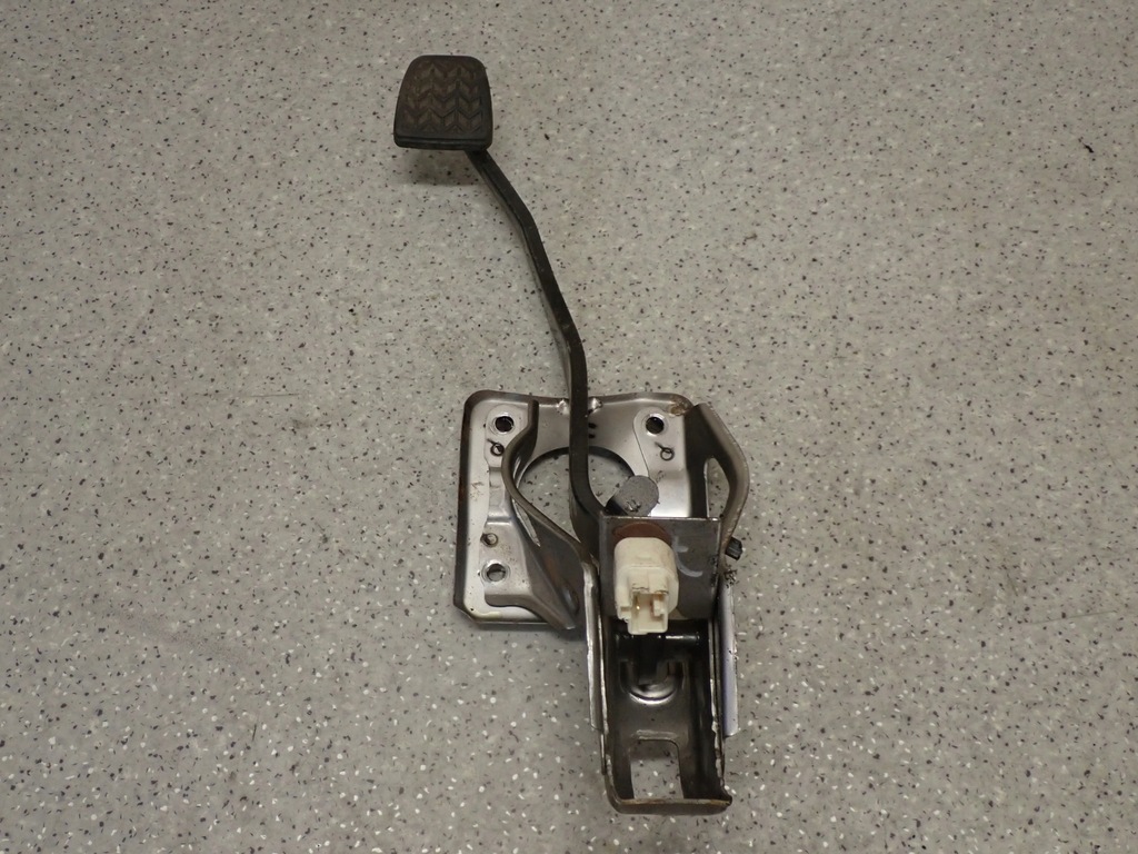 фото №1, Toyota corolla verso 04-09 педаль тормоза