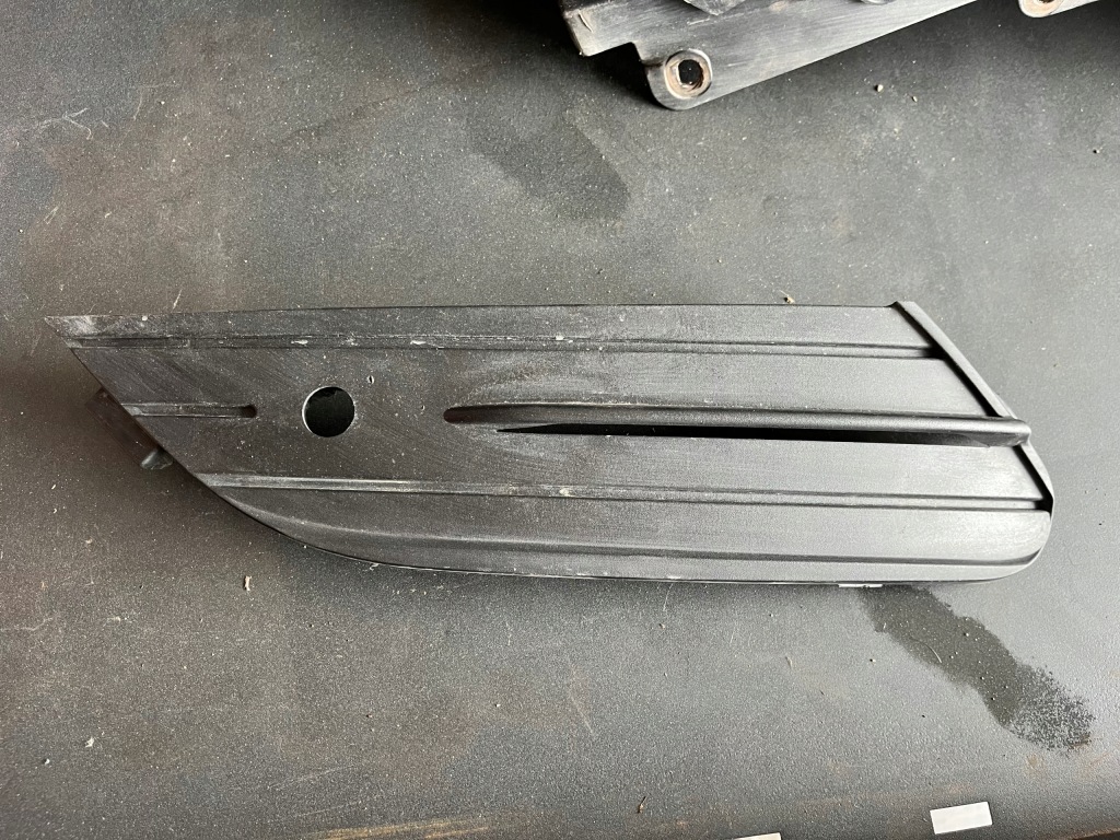 фото №1, Решітка решітка радіатора бампера лівий перед 622576315r renault espace v отвір na pdc