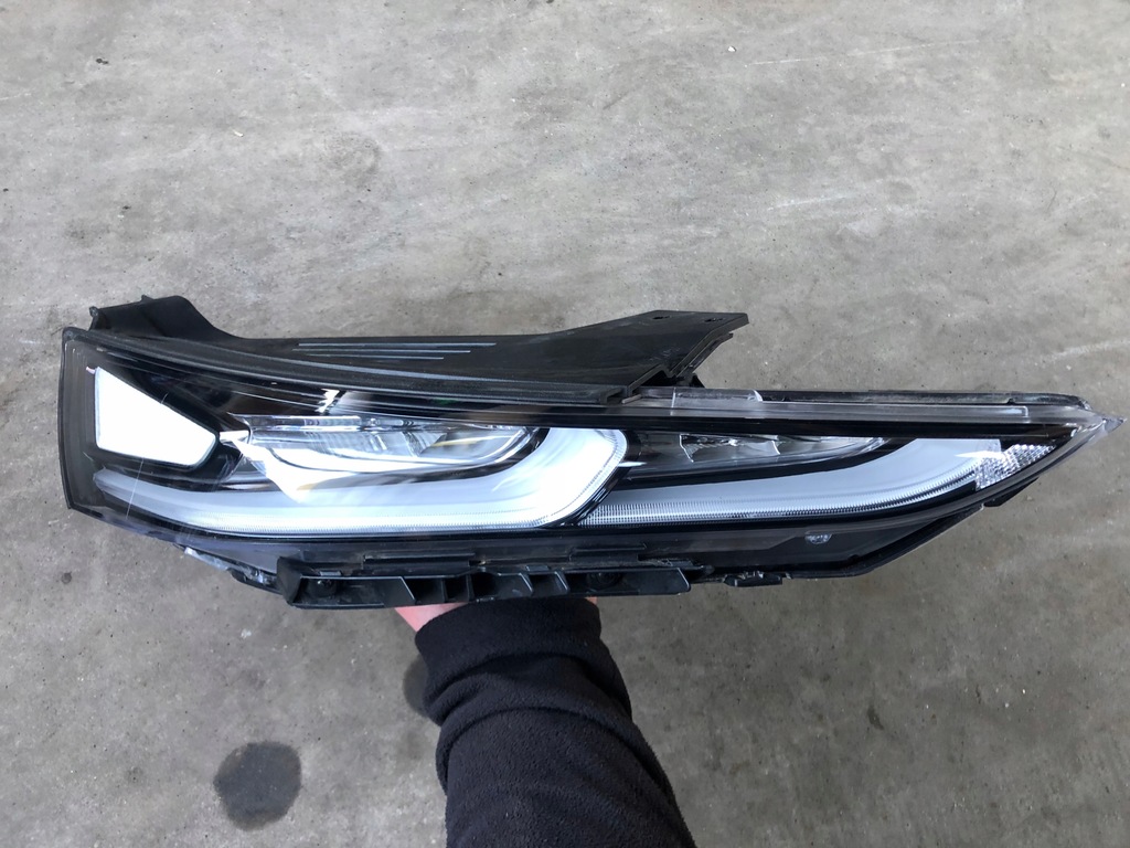 фото №1, Hyundai santa fe iv противотуманная фара правый led 92208-s