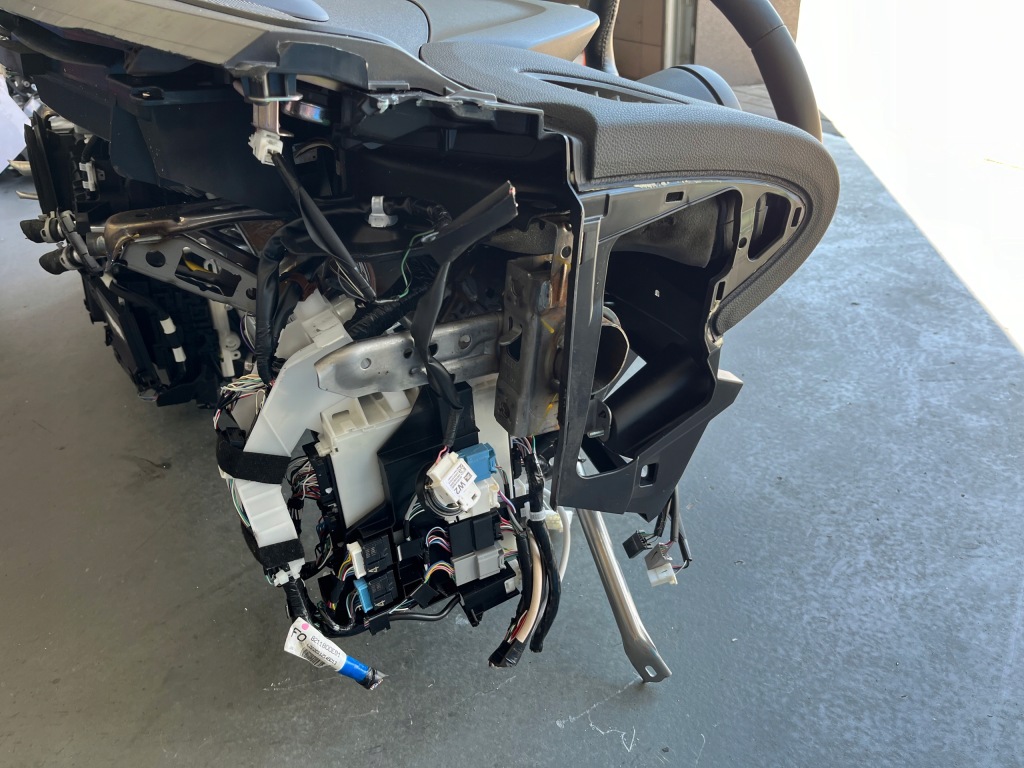 фото №13, Nowa панель приладів приладова bufet подушка безпеки повітропровід лічильник toyota yaris cross