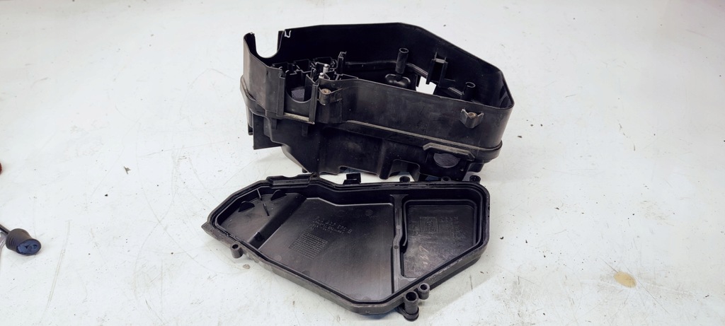 фото №7, Корпус коробка запобіжників audi q7 4l0937576a