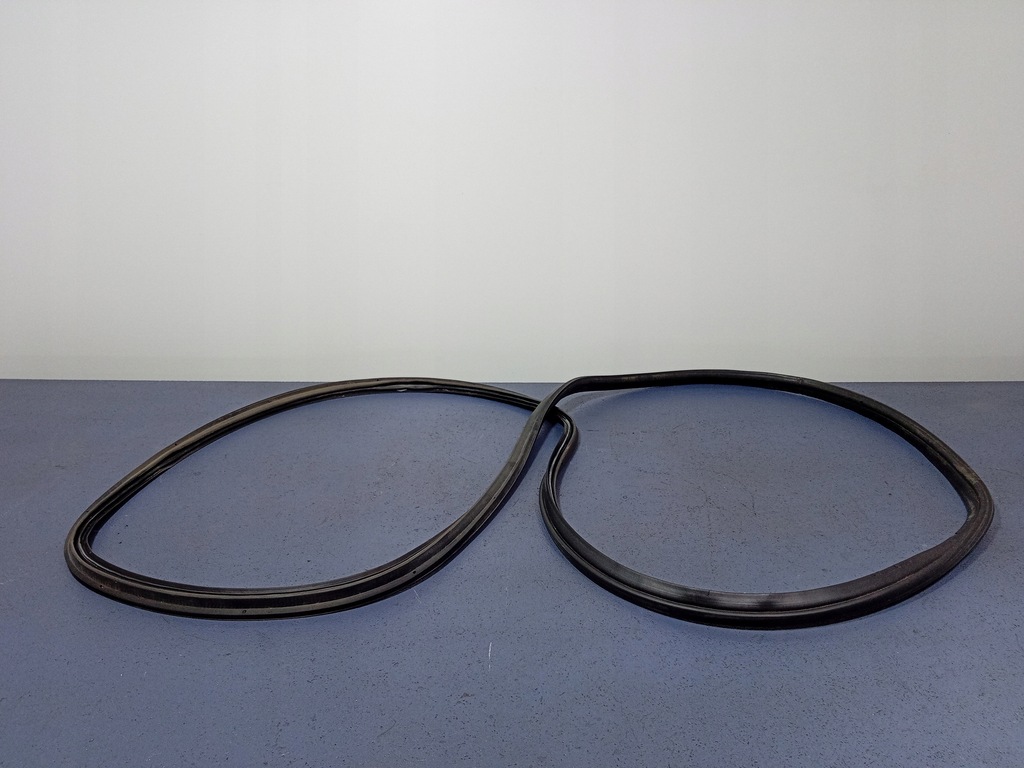 фото №1, Hyundai terracan прокладка кришки багажника