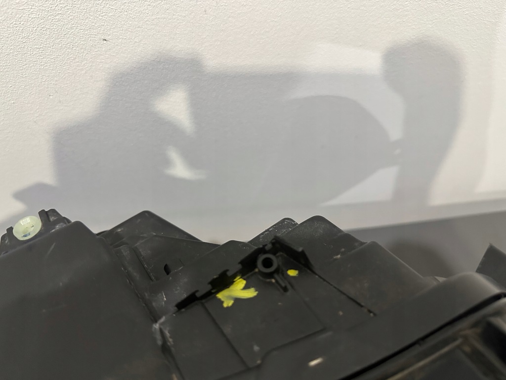 фото №9, Renault megane v e-tech лампа правая europa 260102443r