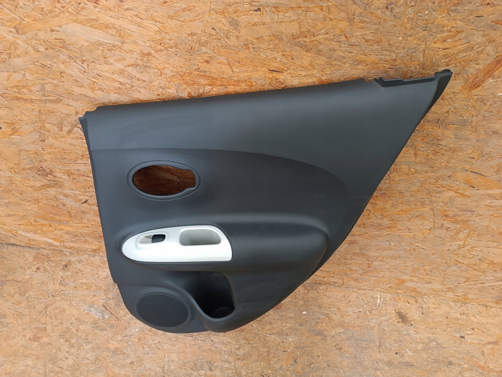 фото №11, Nissan juke f15 i 829001kb0a обшивка правий задня 829221kb0a