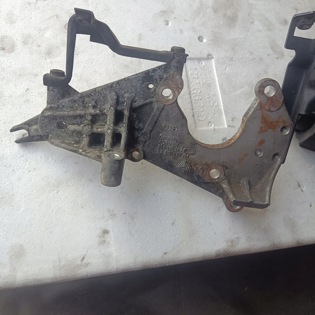 фото №3, Кронштейн основание кронштейн насоса впрыска 059130147j audi a6 c6 4f2 3.0 tdi