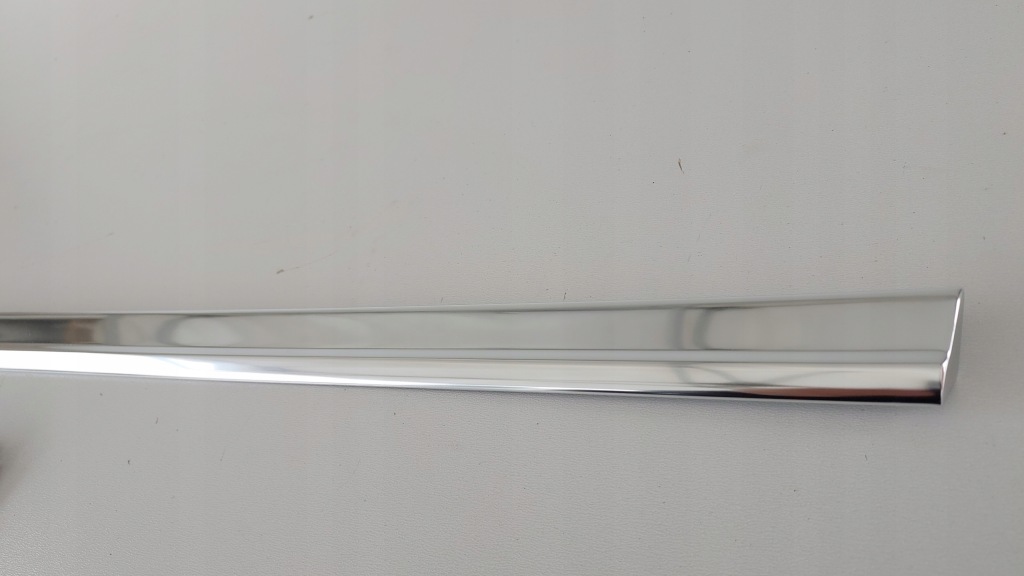 Mercedes sl r107 молдинг дверь правых хром новый Доставка