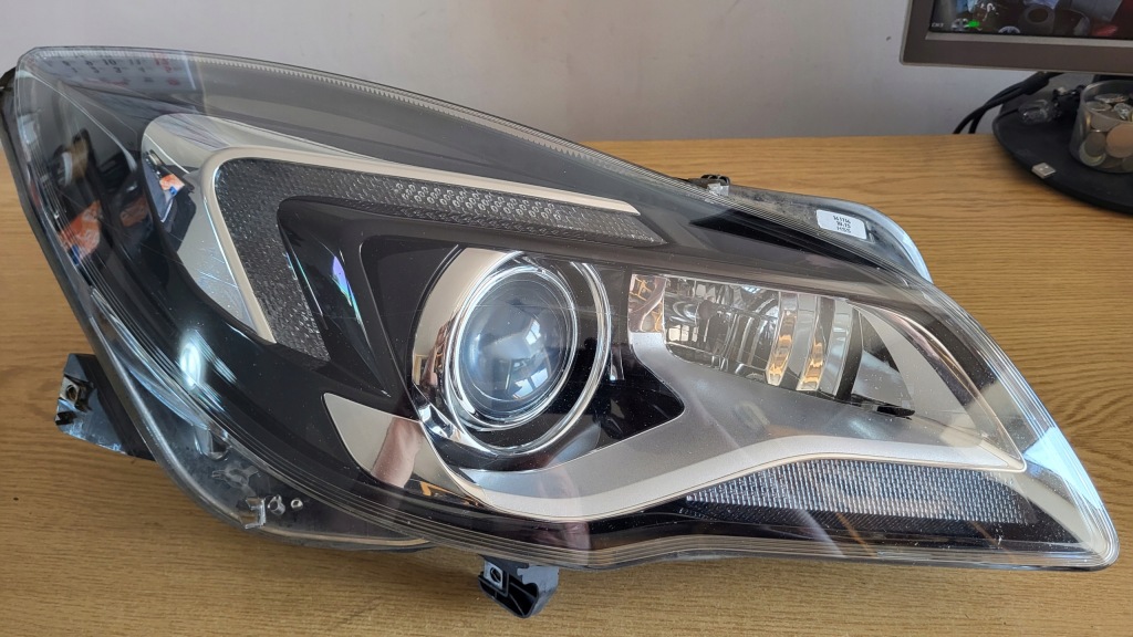 Opel insignia a рестайлінг , лампа передня права, ксенон, європа, 13426664 Недорого