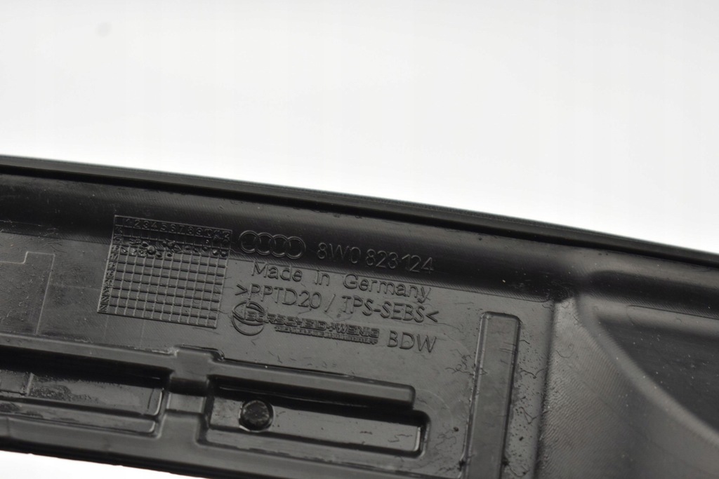 фото №12, Audi оригинальный номер nowa прокладка капот a4 rs4