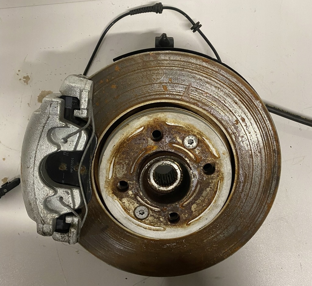 фото №2, Renault clio v 1.5 dci левая поворотный кулак ступица перед