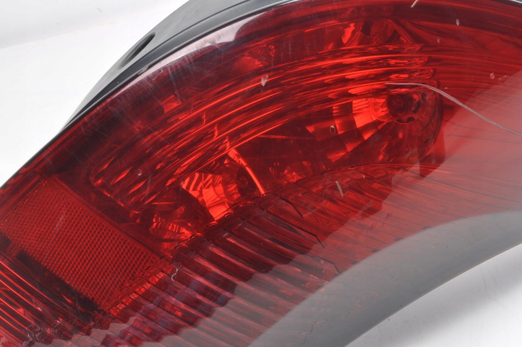 фото №4, Peugeot 308 i лампа права задня правий задня kombi