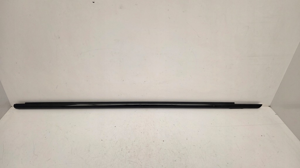 Купить Молдинг уплотнитель накладка стекло левая mini f66 f67 piano черный 5b55665