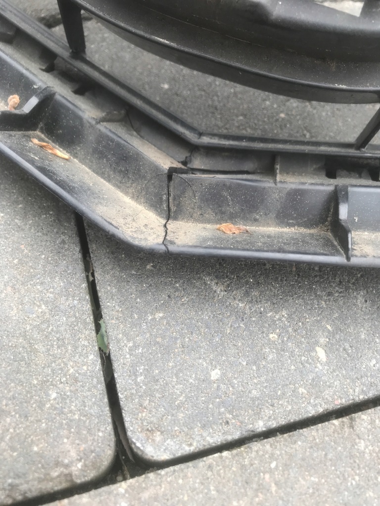 фото №2, Решітка радіатора решітка радіатора mazda 3 sedan sport