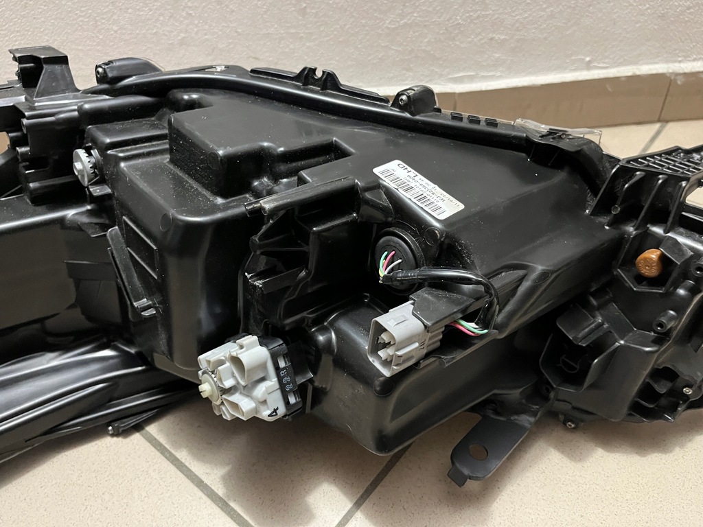 фото №13, Toyota hilux full led 20- лампа передняя перед правая