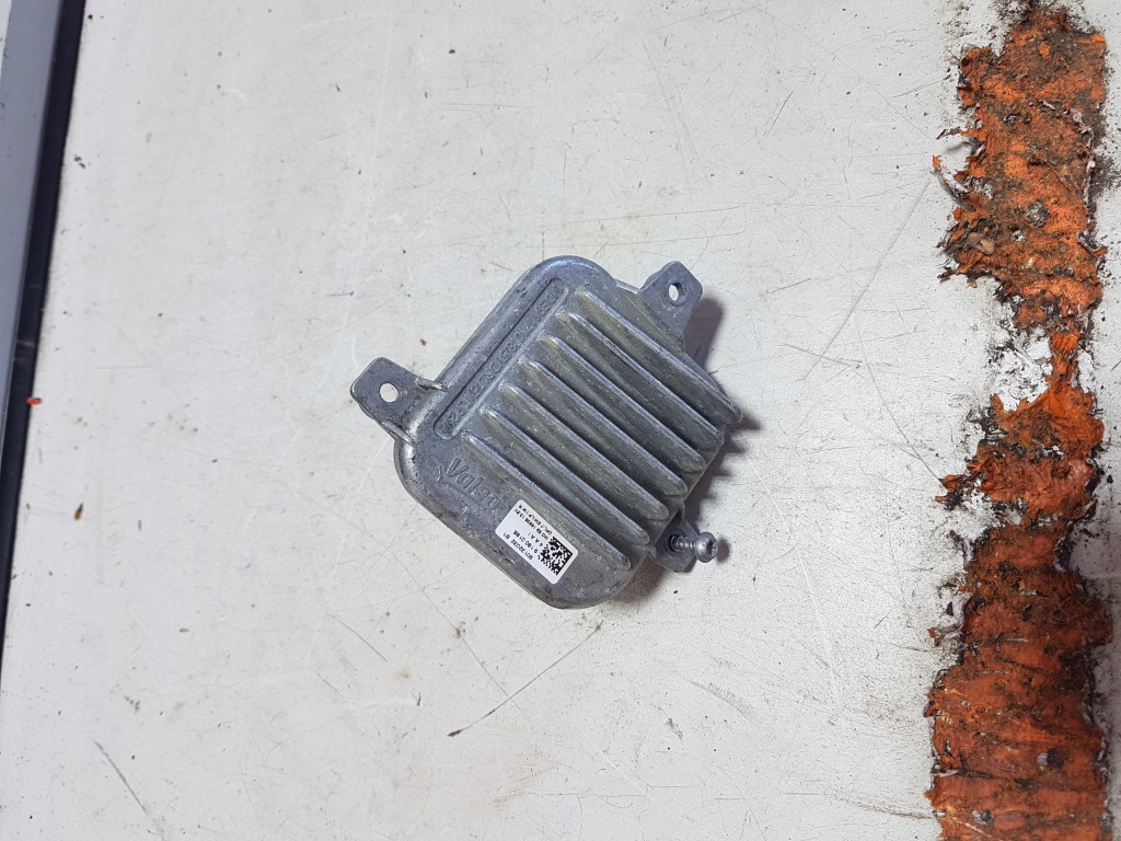 фото №1, Bmw x2 f39 модуль лампы jeż 90132032 5 pin