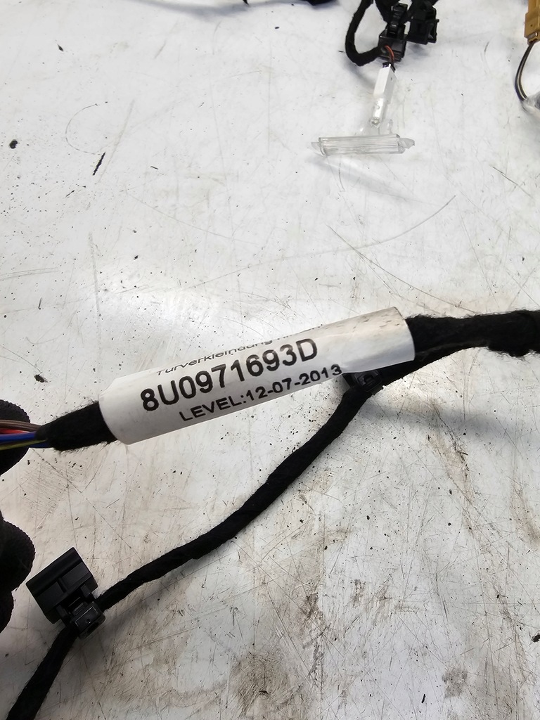 фото №10, Джгут проводка обшивка дверей двері ambiente audi q3 8u комплект