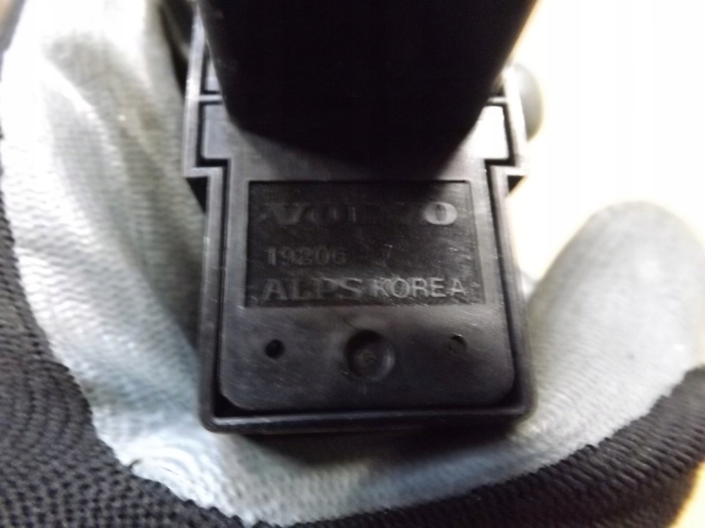 фото №7, Volvo xc70 i 1 кнопка переключатель стекло правый левый задняя 8685288