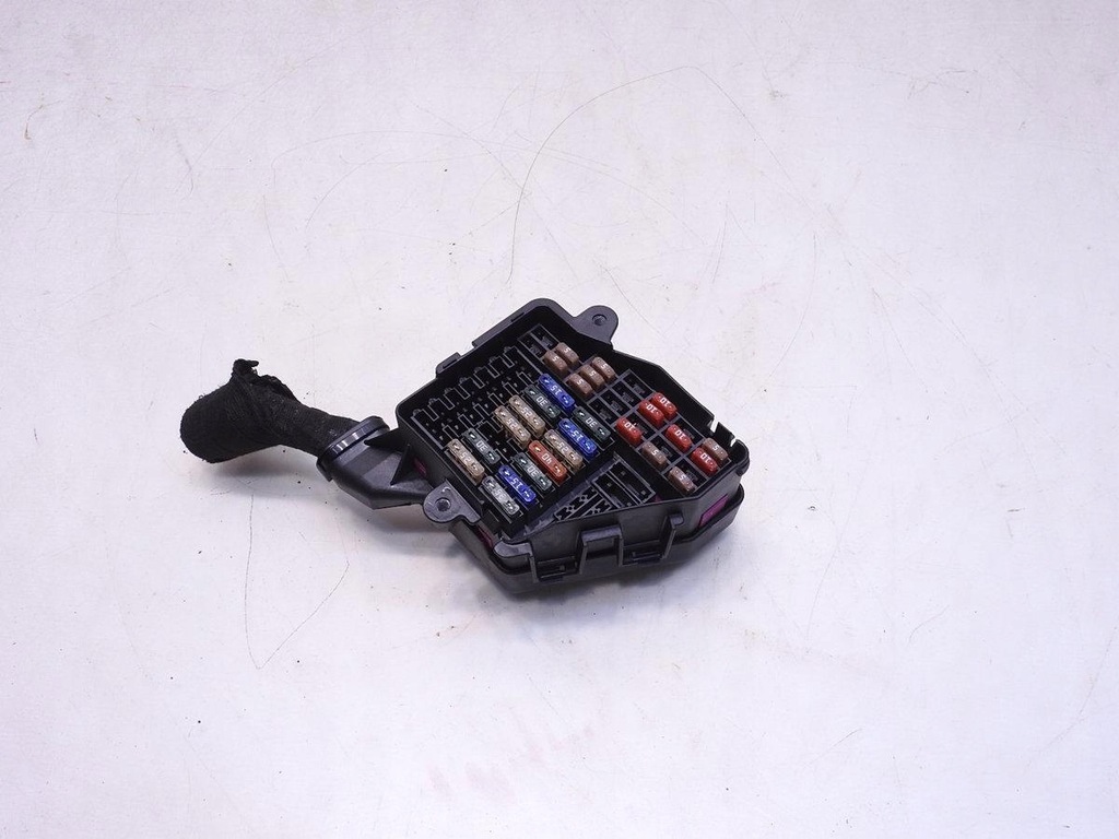 фото №7, Коробка предохранителей audi a6 c6 2.4 v6 8d1941824