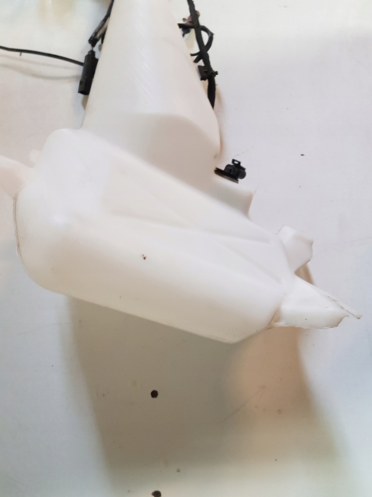 Tesla model s бак омивача 1005400-00-b в Україні