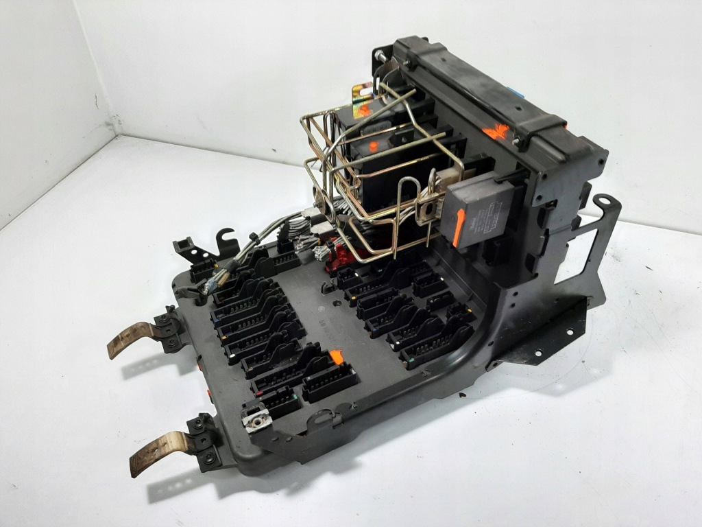 Renault premium 380dci 97r коробка предохранителей 5010232687 Киев