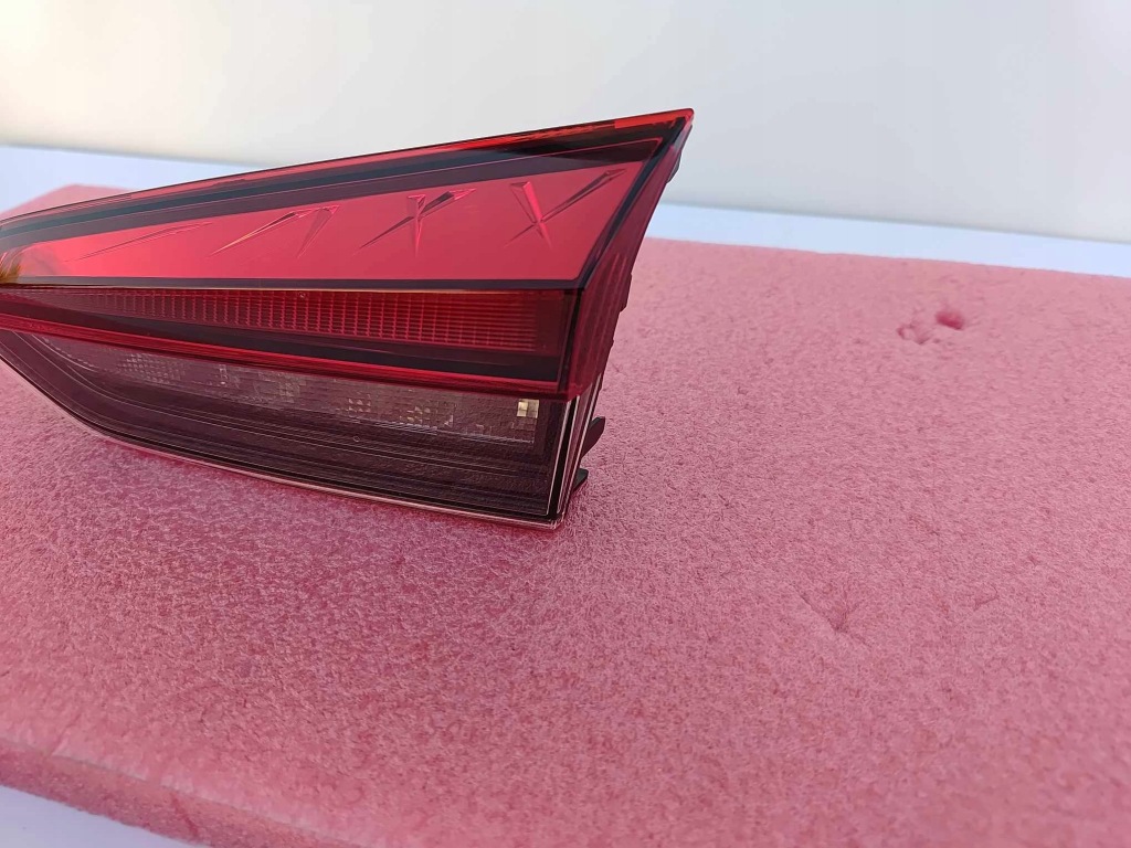 фото №4, Skoda rapid lift 19- лампа правая задняя задняя w крышка nowa оригинальный номер 3862