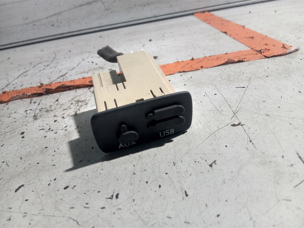 фото №1, Subaru wrx sti va разъём usb aux 86257fj100