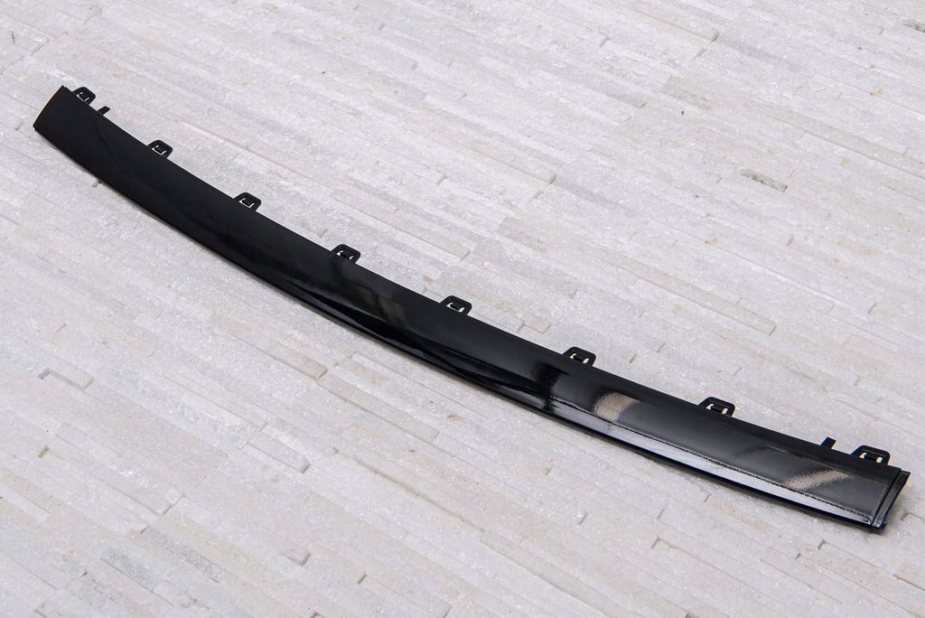 фото №10, Mercedes c-class w205 amg 2019-21 молдинг перед бампера середина a2058859102