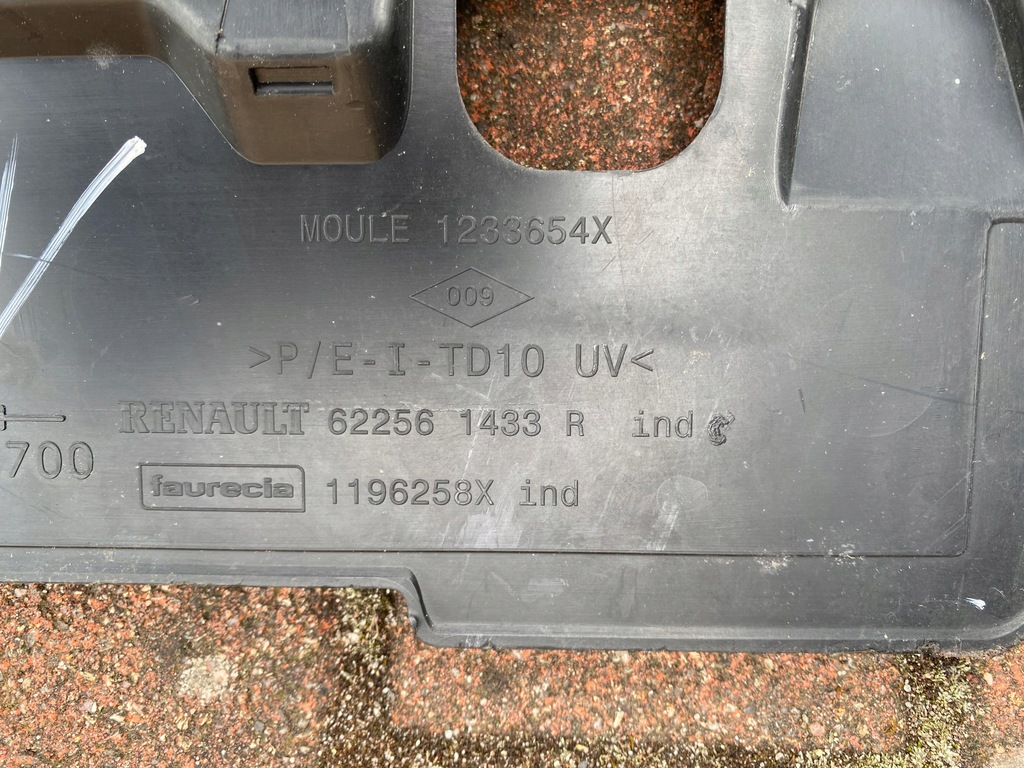 фото №3, Решітка радіатора решітка радіатора renault clio iv 4 622561433r 12-16