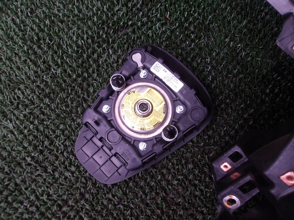 Opel astra j iv рестайлинг  12-15 приборная панель панель  подушки безопасности ремни натяжители подушка безопасности оригинальный номер Недорого