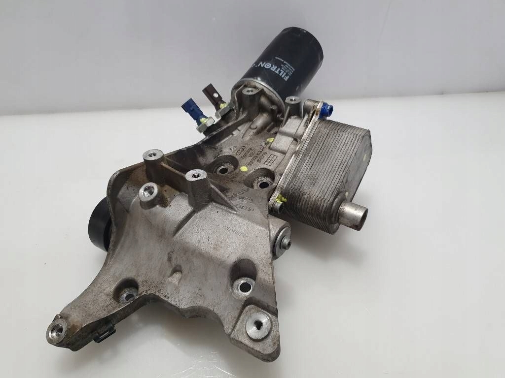 фото №10, Audi a3 s3 8p 2008 основание фильтра масла кронштейн генератора 06j903143ah