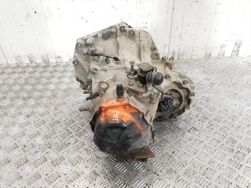 фото №8, Suzuki liana механическая 5-ступенчатая коробка передач передач 1.6 i бензин 78kw 106 hp