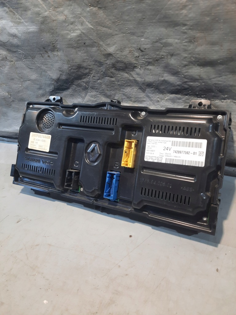 Счетчик приборы renault premium 450 07r оригинальный номер 7420977592-01 Оригинал