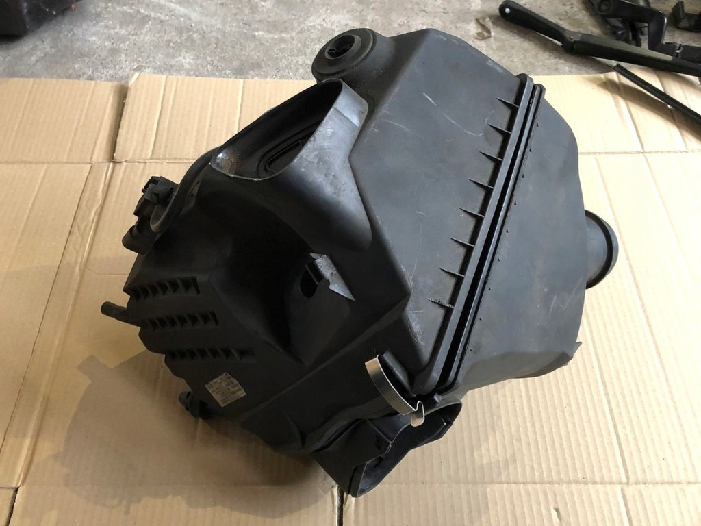 фото №4, Корпус фільтра повітря a6 c6 2.7 059133835f