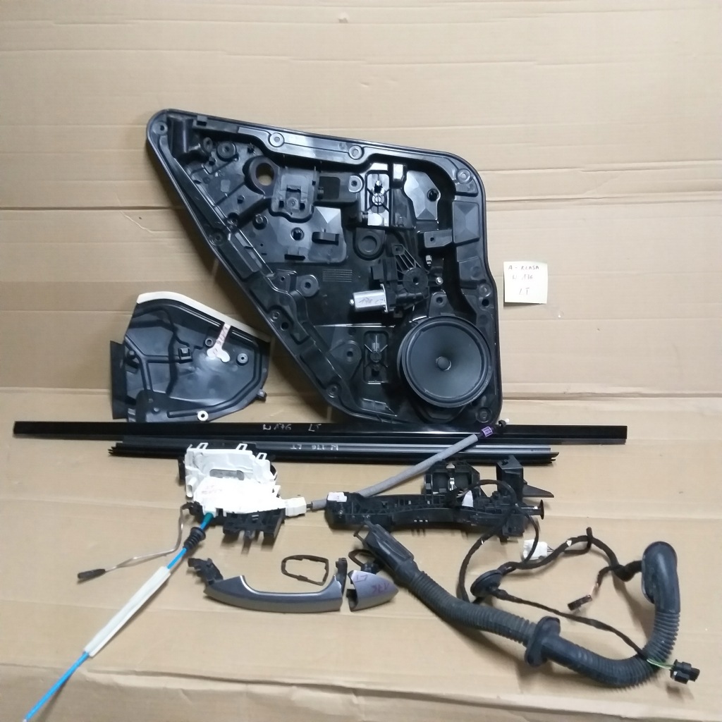 фото №1, Mercedes a klasa w176 обладнання двері лівих задніх