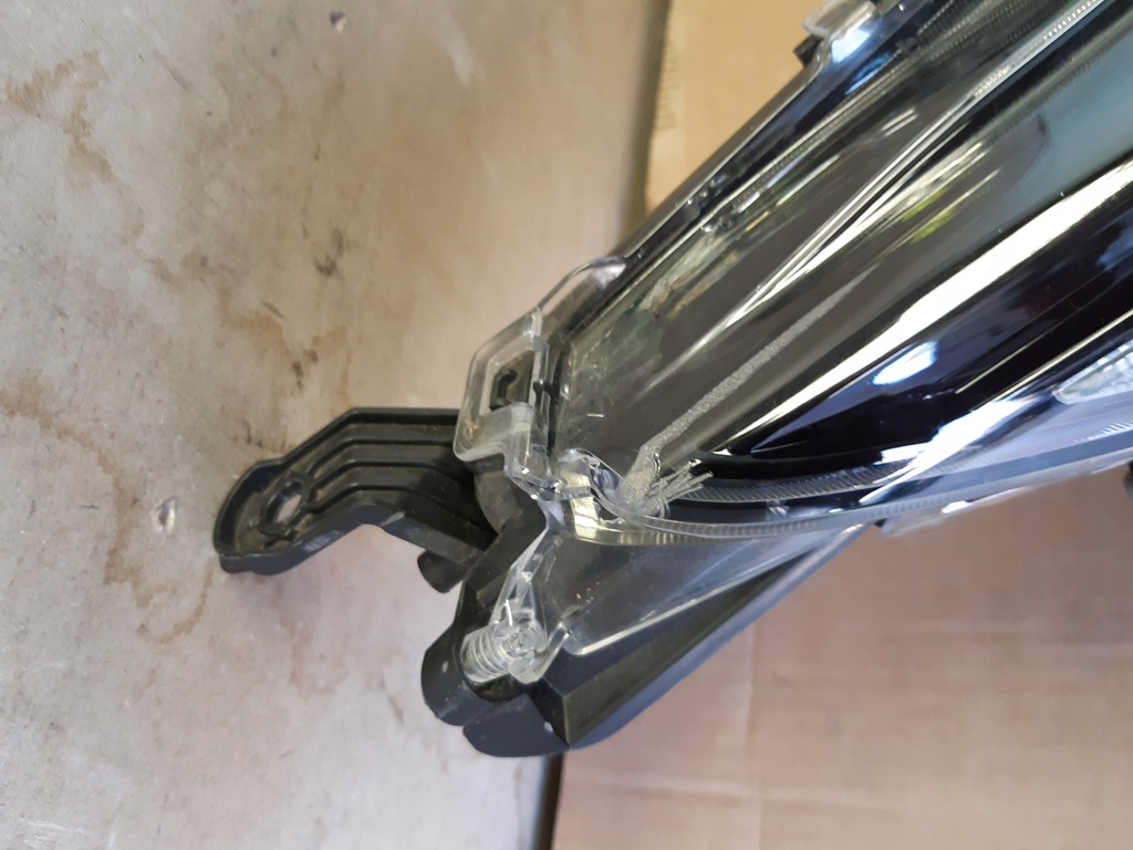 фото №4, Лампа перед правый передняя corolla e21 full led