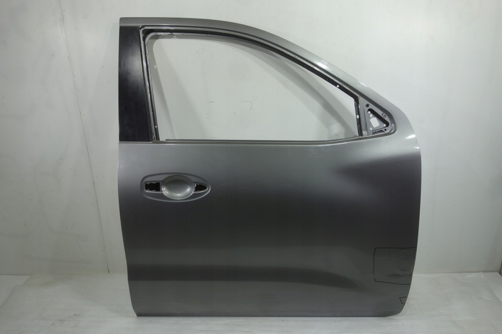 фото №1, Дверь перед правое nissan navara d23 2015- 4d