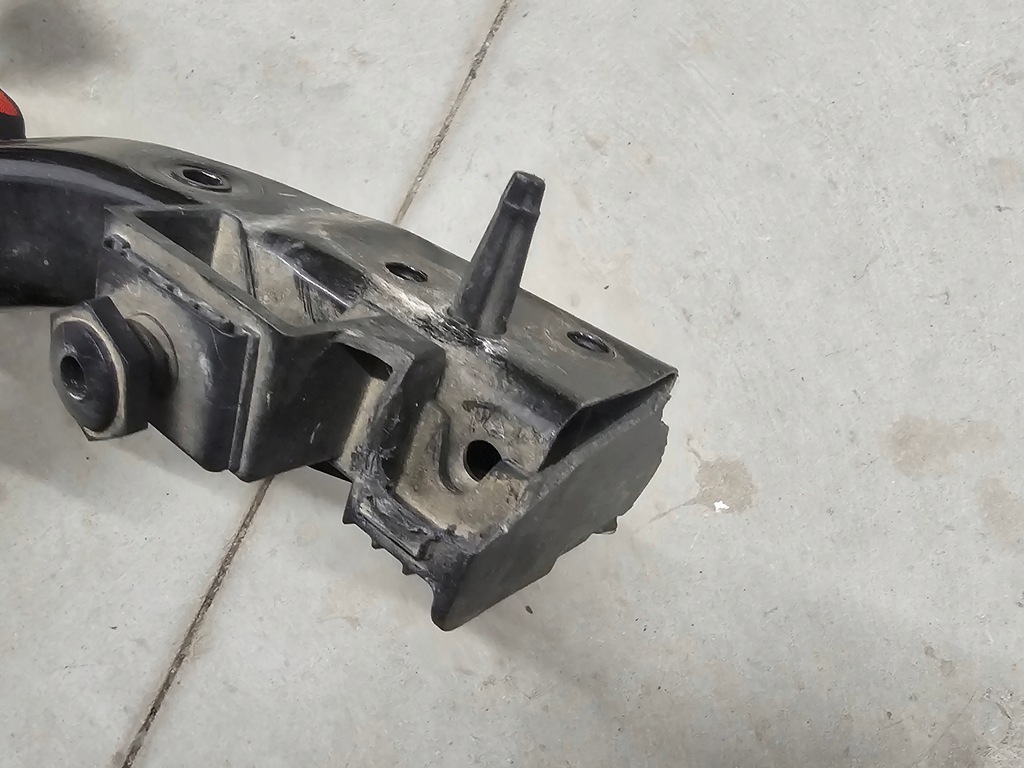 фото №8, Dodge ram v 19- верхний усилитель поперечина передний замок капот клаксон usa