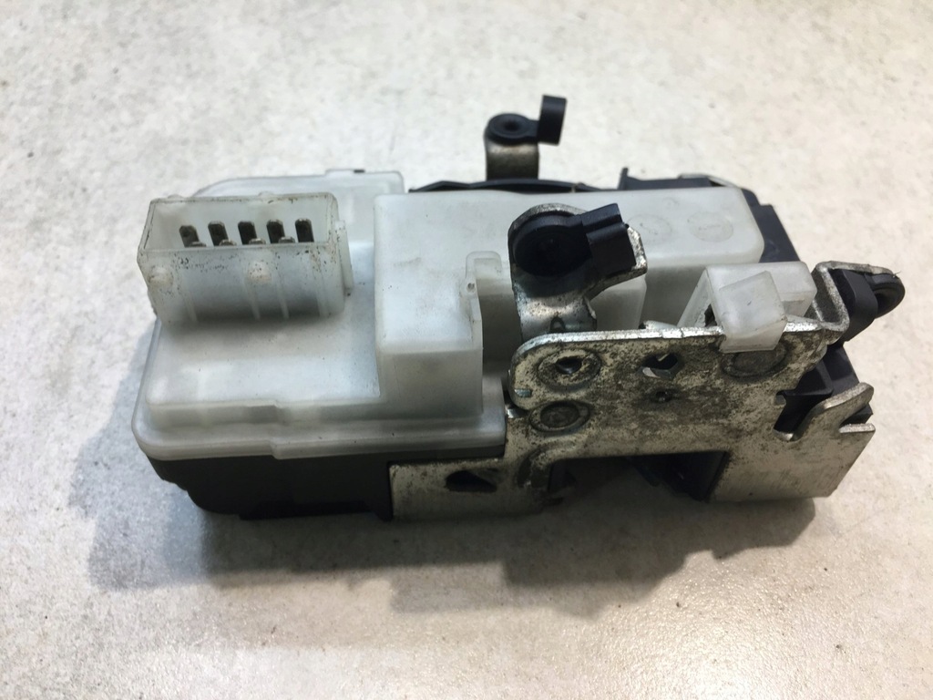 фото №6, Замок дверь левый peugeot 406 coupe 9 pin