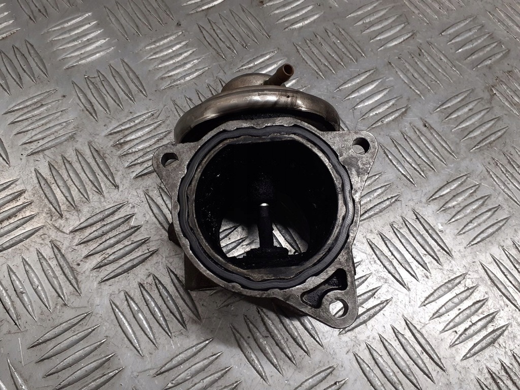фото №1, Клапан egr выхлопных газов vw golf v plus 038129637d
