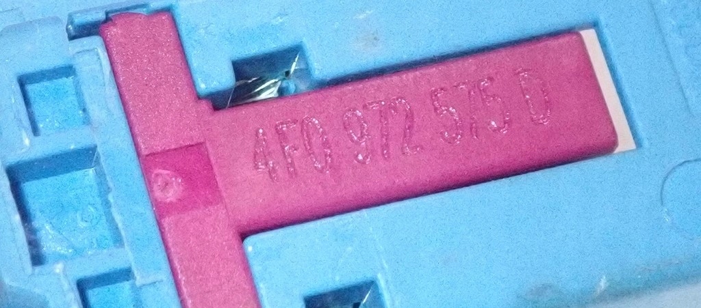 фото №5, Колодка штекер соединитель niebieska audi 4f0972575d