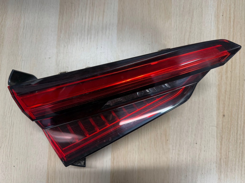 фото №1, Audi a5 8w лампа левая led задняя задняя 8w6945093a