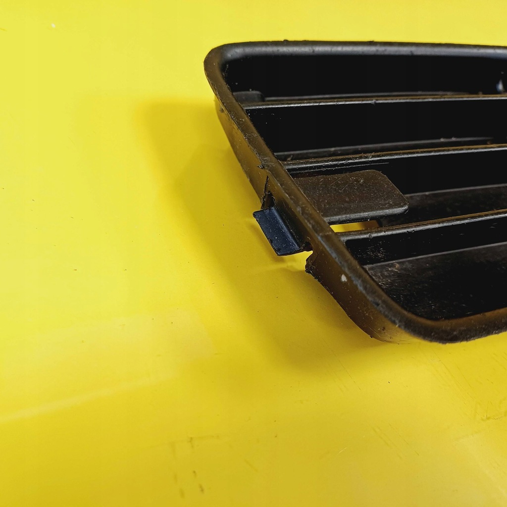 фото №8, Решётка бампера левый перед audi a4 s4 b5 8d 8d0807346b nr85