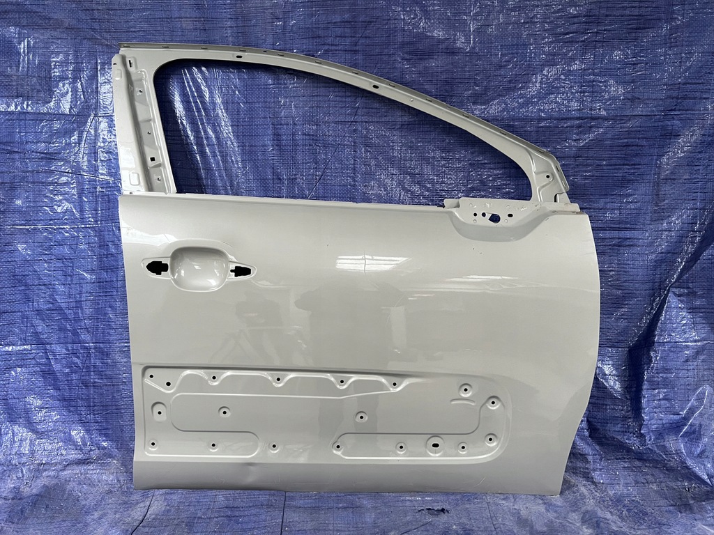 фото №1, Citroen c3 16- правое передние дверь