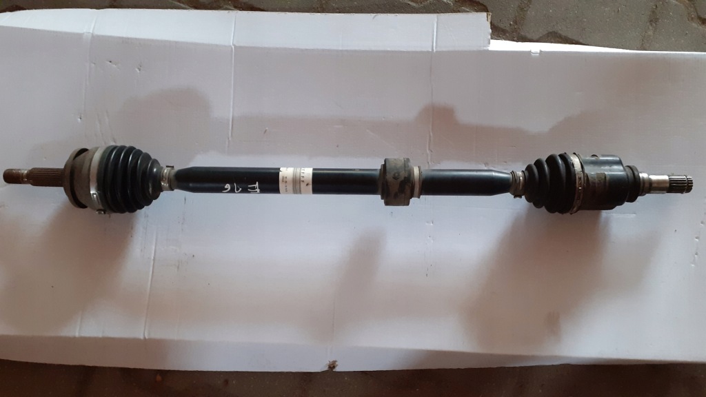 Купить Toyota corolla e16 приводной вал правая