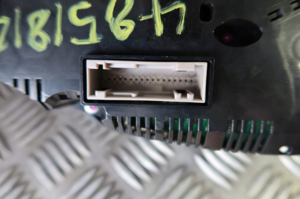 фото №9, Счетчик приборы audi a5 8t 8t0920931b