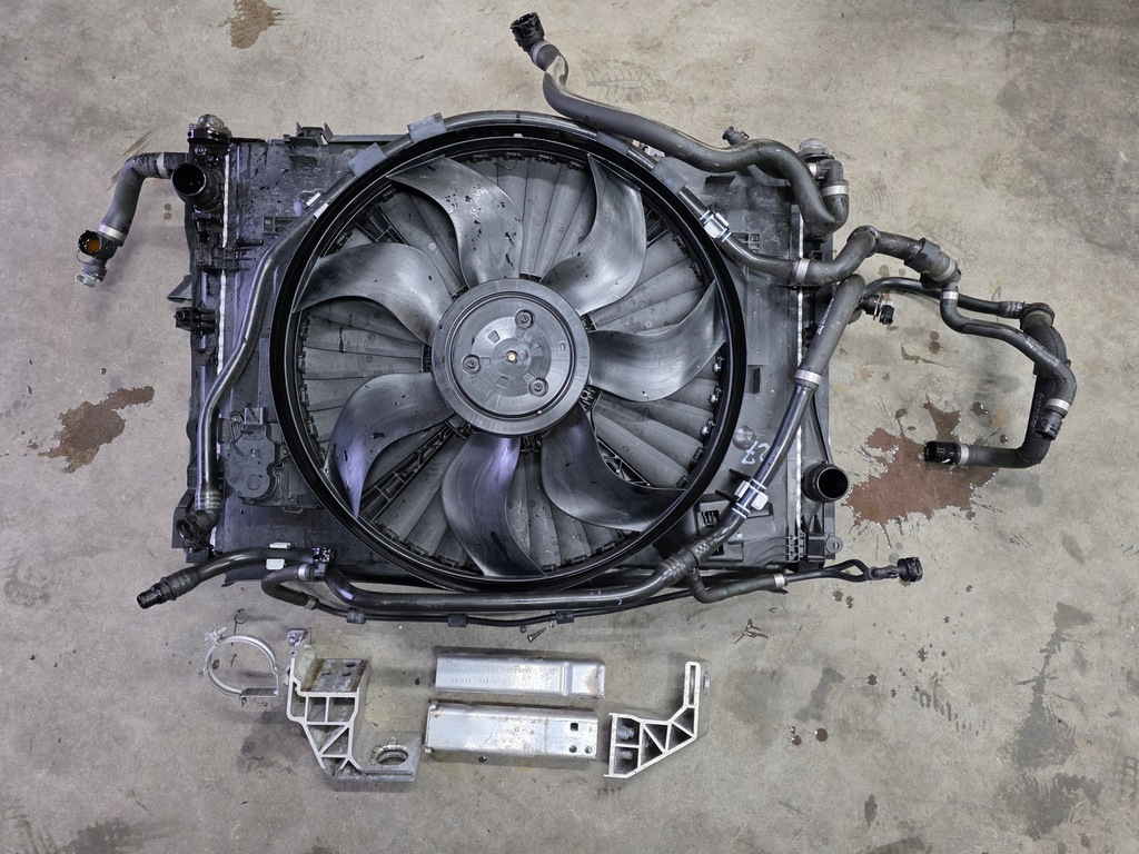 фото №5, Kompletny перед капот бампер pas лампи lhp mercedes w205 amg lift c300 040